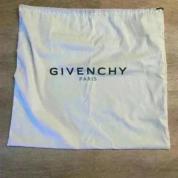 Authentic  Givenchy Pandora Shoulder Bag - Picture 14 of 14